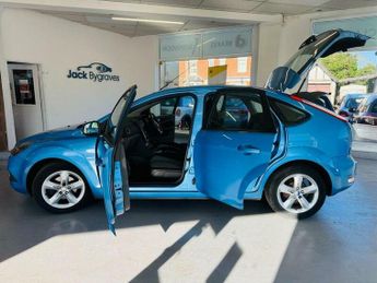 Ford Focus 1.6 Zetec 5dr