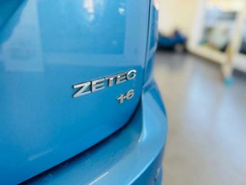 Ford Focus 1.6 Zetec 5dr