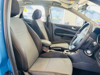 Ford Focus 1.6 Zetec 5dr