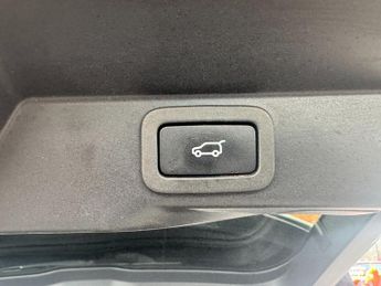 Land Rover Range Rover Sport 5.0 P575 V8 GPF SVR SUV 5dr Petrol Auto 4WD Euro 6 (s/s) (575 ps