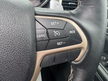 Jeep Grand Cherokee 3.0 V6 CRD Overland SUV 5dr Diesel Auto 4WD Euro 6 (247 bhp)