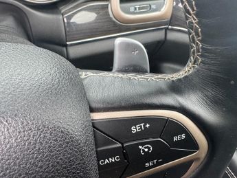 Jeep Grand Cherokee 3.0 V6 CRD Overland SUV 5dr Diesel Auto 4WD Euro 6 (247 bhp)