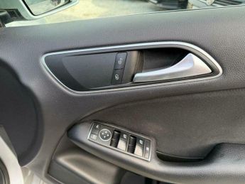 Mercedes-Benz B Class 1.6 B180 BlueEfficiency SE 7G-DCT Euro 5 (s/s) 5dr