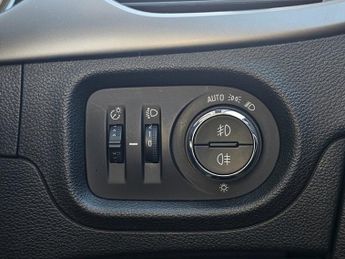 Vauxhall Astra 1.6 CDTi BlueInjection Tech Line Nav Auto Euro 6 (s/s) 5dr