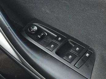 Vauxhall Astra 1.6 CDTi BlueInjection Tech Line Nav Auto Euro 6 (s/s) 5dr