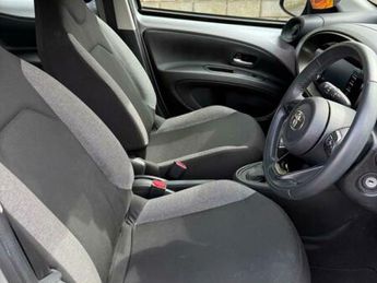 Toyota AYGO 1.0 VVT-i Pure x-shift Euro 6 (s/s) 5dr
