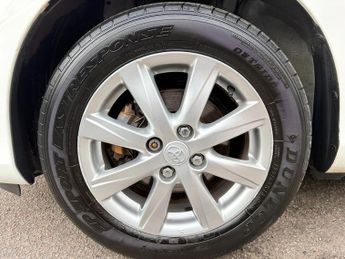 Toyota Yaris VVT-I TR