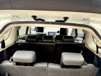 Mitsubishi Outlander 2.2 DI-D GX3 SUV 5dr Diesel Auto 4WD Euro 5 (s/s) (150 ps)