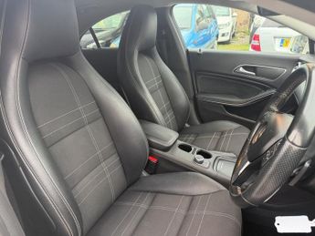 Mercedes CLA180 AMG Line Coupe CLA180 SPORT