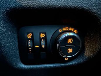 Vauxhall Corsa 1.4 16V SE Hatchback 5dr Petrol Manual Wide Ratio Euro 5 (100 ps