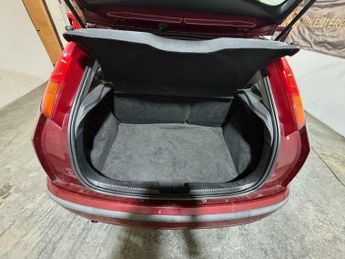 Ford Focus 1.6i 16v Zetec 5dr