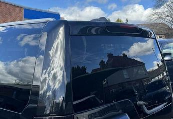 Land Rover Discovery 3.0 SD V6 Landmark SUV 5dr Diesel Auto 4WD Euro 6 (s/s) (256 bhp