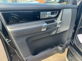 Land Rover Discovery 3.0 SD V6 Landmark SUV 5dr Diesel Auto 4WD Euro 6 (s/s) (256 bhp