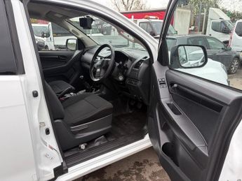 Isuzu Rodeo ISUZU RODEO 4X4 WITH AIRCON. 8,995+VAT
