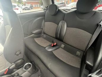 MINI Mini COOPER S-AMAZING CONDITION INSIDE AND OUT-AUTOMATIC-VERY LOW MIL