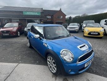 MINI Mini COOPER S-AMAZING CONDITION INSIDE AND OUT-AUTOMATIC-VERY LOW MIL
