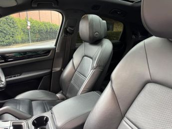 Porsche Cayenne V6 TIPTRONIC