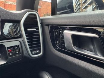 Porsche Cayenne V6 TIPTRONIC
