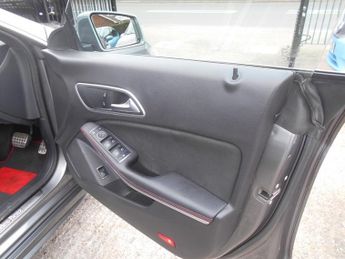 Mercedes CLA 2018 180 AMG LINE EDITION