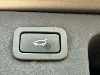 Land Rover Discovery Sport 2.0 TD4 HSE Black Auto 4WD Euro 6 (s/s) 5dr