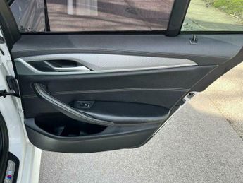 BMW 5 SERIES 2.0 520d M Sport Auto xDrive Euro 6 (s/s) 4dr