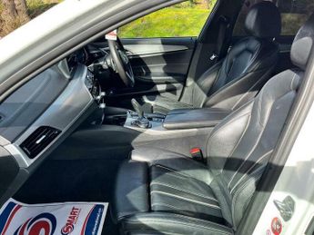 BMW 5 SERIES 2.0 520d M Sport Auto xDrive Euro 6 (s/s) 4dr