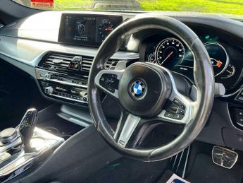 BMW 5 SERIES 2.0 520d M Sport Auto xDrive Euro 6 (s/s) 4dr