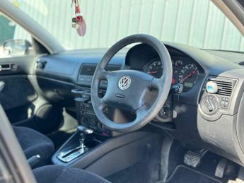 Volkswagen Golf 1.6 SE 5dr
