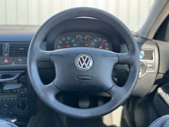 Volkswagen Golf 1.6 SE 5dr