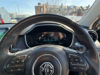 MG MG HS 1.5 T-GDI 16.6kWh Excite Auto Euro 6 (s/s) 5dr
