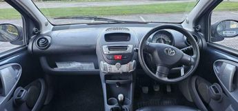 Toyota AYGO 1.0 VVT-i Ice Euro 5 5dr