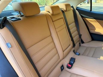 Lexus IS300h SE