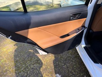 Lexus IS300h SE