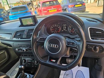 Audi Q3 TFSI S LINE BLACK EDITION