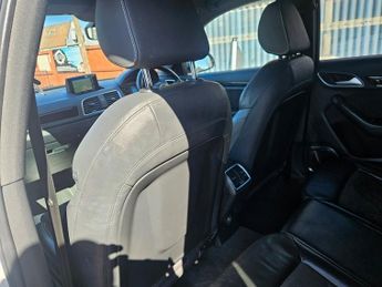 Audi Q3 TFSI S LINE BLACK EDITION