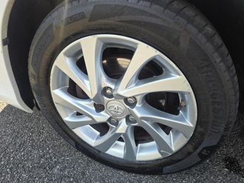 Toyota Auris VVT-I ICON TOURING SPORTS