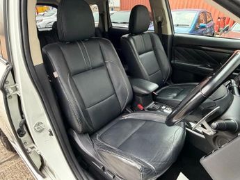 Mitsubishi Outlander 2.0h 12kWh 4h CVT 4WD Euro 6 (s/s) 5dr