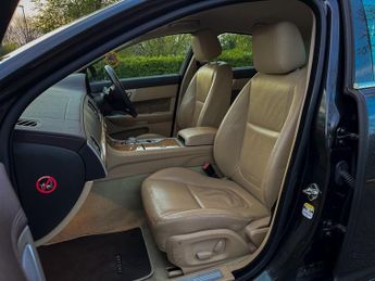 Jaguar XF 2.2d Premium Luxury Auto (s/s) 200 Bhp | 1 Former Keeper _ Full 