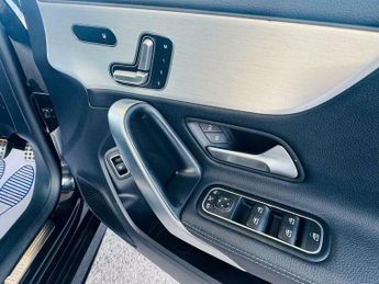 Mercedes-Benz CLA 1.3 CLA180 AMG Line (Premium Plus 2) Coupe 7G-DCT Euro 6 (s/s) 4