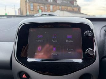 Toyota AYGO VVT-I X-PLAY X-SHIFT