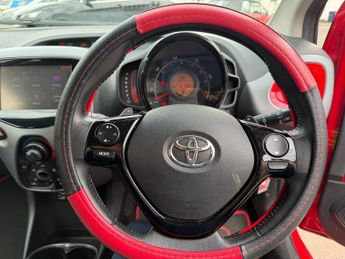 Toyota AYGO VVT-I X-PLAY X-SHIFT