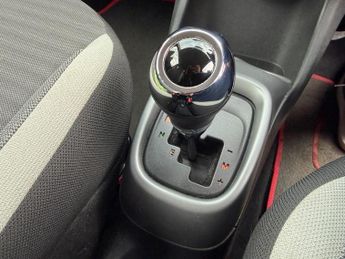 Toyota AYGO VVT-I X-PLAY X-SHIFT