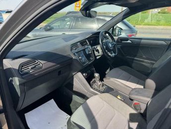 Volkswagen Tiguan 1.5 TSI EVO R-Line Tech DSG Euro 6 (s/s) 5dr