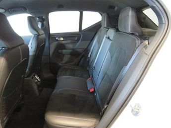 Volvo XC40 RECHARGE T5 R-DESIGN PRO