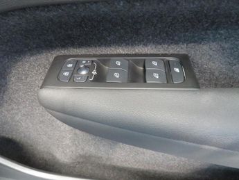 Volvo XC40 RECHARGE T5 R-DESIGN PRO