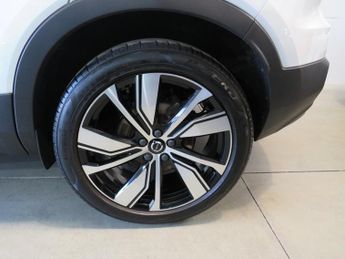 Volvo XC40 RECHARGE T5 R-DESIGN PRO