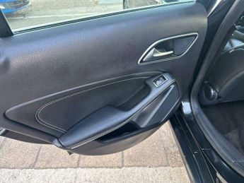 Mercedes-Benz A Class 1.5 A180d SE (Executive) 7G-DCT Euro 6 (s/s) 5dr