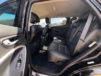 Hyundai Santa Fe 2.2 CRDi Blue Drive Premium Auto 4WD Euro 6 (s/s) 5dr