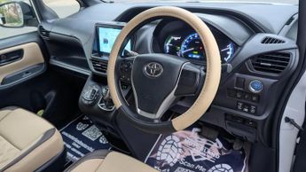 Toyota Noah 1.8L HYBRID AUTO 7 SEATS 5 DR
