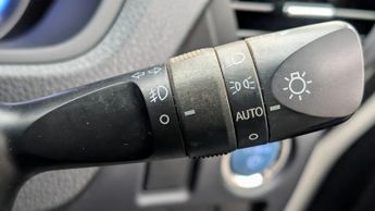 Toyota Noah 1.8L HYBRID AUTO 7 SEATS 5 DR